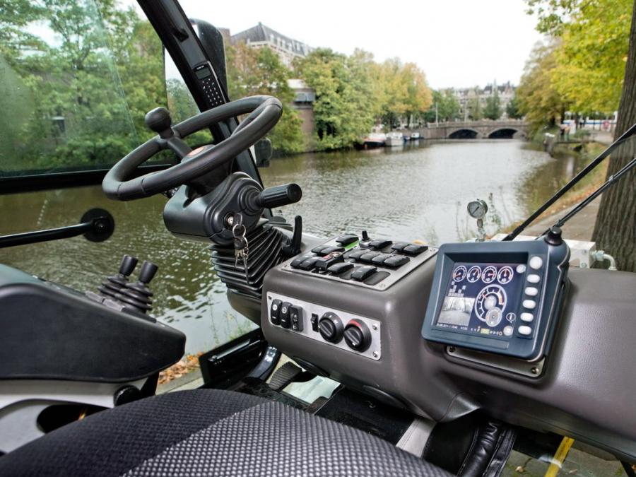 Торпедо AUSA W 200 H 2011 года  (фото 3 из 4)